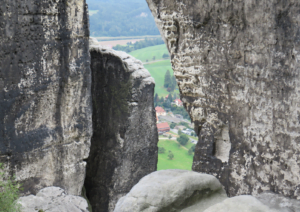Elbsandsteingebirge wandern Kliff