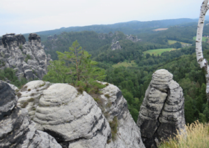 Elbsandsteingebirge wandern Steine